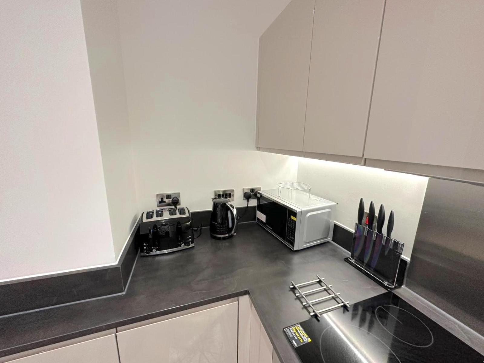 Brand New 2 Bedroom Apartment Centre Of Solihull Esterno foto